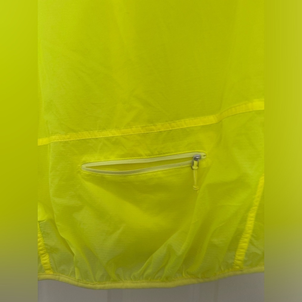 H&M Windproof running jacket - Picture 4 of 4